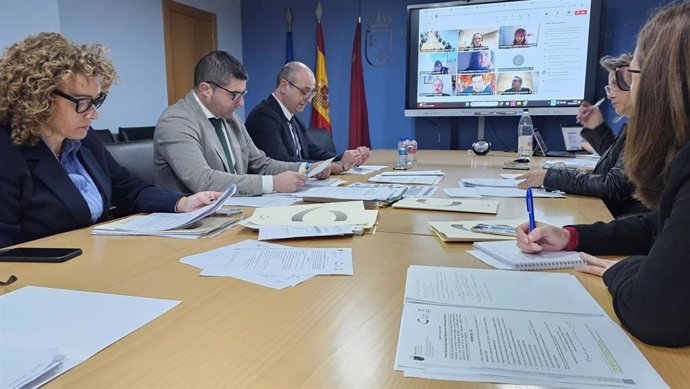 El consejero de Educación y Formación Profesional, Víctor Marín, preside la reunión del Consejo Asesor Regional de Formación Profesional.