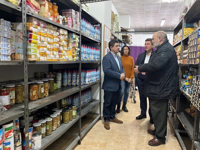 Visita a la Despensa de Cáritas Diocesana de Jaén.