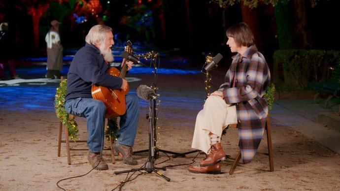 Mini e Pontón interpretan un villacinco para felicitar o nadal