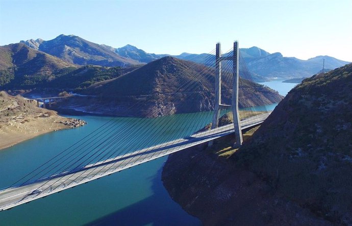 Viaducto de Fernández Casado en la AP-66 en una imagen de archivo.