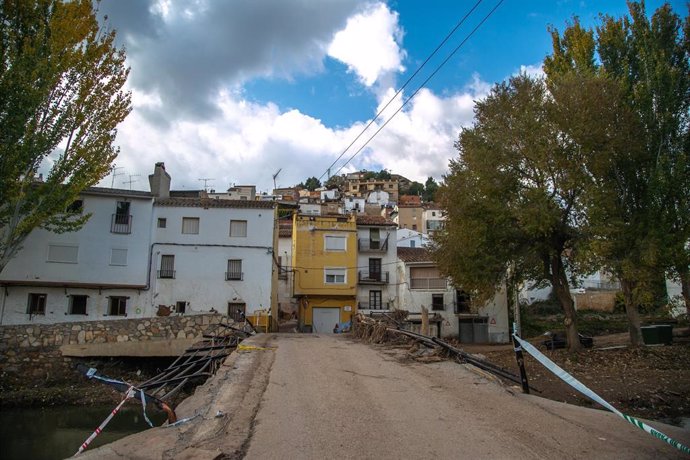 Archivo - Localidad de Mira afectada por la DANA.