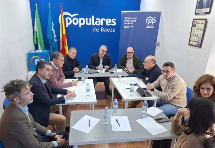 Reunión comarcal del PP en Baeza.