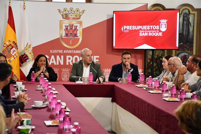 Archivo - El alcalde de San Roque, Juan Carlos Ruiz Boix, en la presentación de los presupuestos.