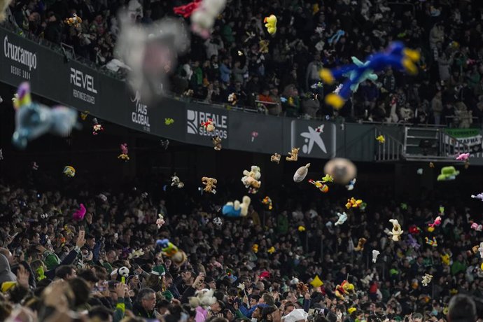 Rain of stuffed animals during the break during the Spanish league, LaLiga EA Sports, football match played between Real Betis and Rayo Vallecano at Benito Villamarin stadium on December 22, 2024, in Sevilla, Spain.