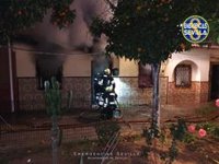 Un incendio destroza una vivienda de Amate motivando el realojo de sus habitantes