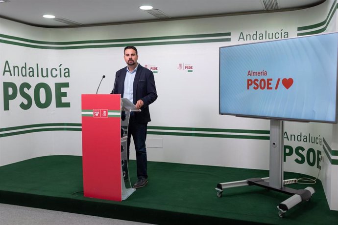 El parlamentario del PSOE de Almería Mateo Hernández.