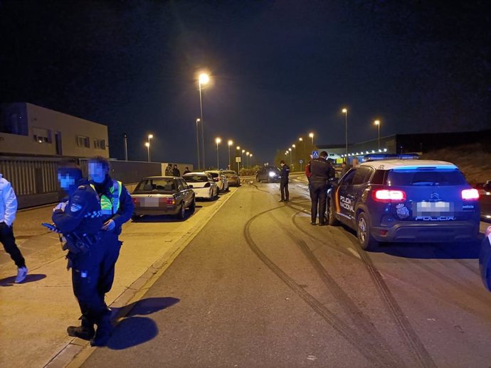 Archivo - Operativo especial de Policía en el polígono Cantabria