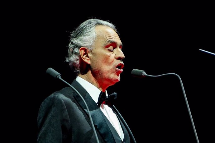 Archivo - El cantante Andrea Bocelli durante una actuación en el WiZink Center, a 20 de septiembre de 2023, en Madrid (España). Andrea Bocelli es un cantante, músico, escritor y productor musical italiano. Bocelli ha grabado doce óperas completas, además 