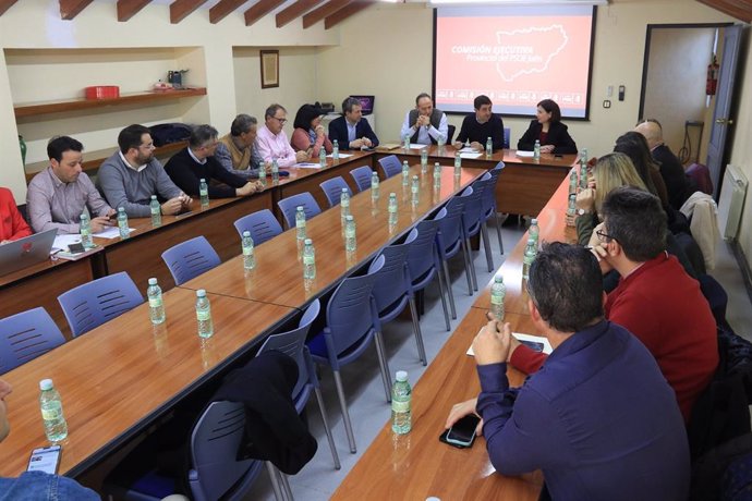 Francisco Reyes (c) en la reunión de la Ejecutiva Provincial del PSOE de Jaén.