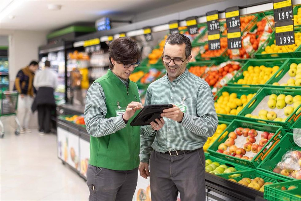 Archivo - Mercadona sube un 8,5% el sueldo a toda su plantilla para contribuir a incrementar su poder adquisitivo