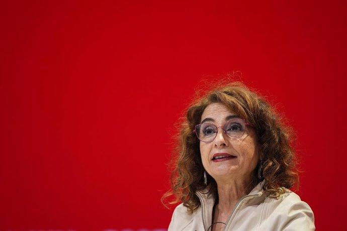 La vicesecretaria general del PSOE y vicepresidenta primera del Gobierno y ministra de Hacienda, María Jesús Montero