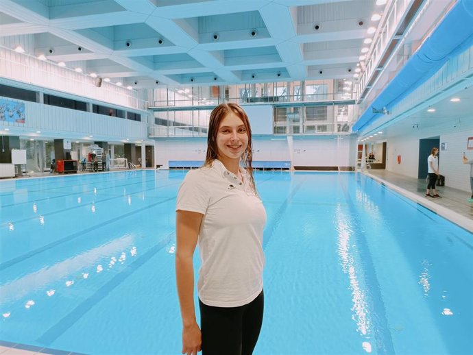 La nadadora del equipo español de natación artística Alisa Ozhogina en el CAR Sant Cugat (Barcelona)