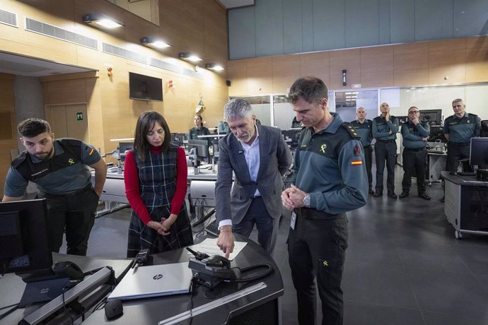 El ministro del Interior, Fernando Grande-Marlaska, ha felicitado a todas las patrullas operativas esta jornada, a través del Sistema De Radiocomunicaciones Digitales de Emergencia del Estado (SIRDEE), desde la Dirección General de la Guardia Civil.