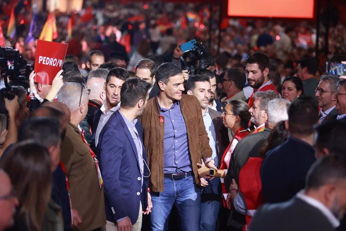 El Presidente del Gobierno, Pedro Sánchez, durante el 41 Congreso Federal del PSOE en el Palacio de Congresos y Exposiciones. A 1 de diciembre de 2024, en Sevilla, Andalucía (España). El 41 Congreso Federal del PSOE concluye en Sevilla con su jornada de c