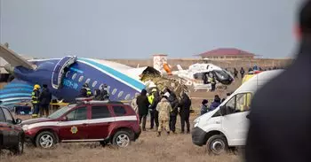 Al menos 38 muertos y 29 heridos tras estrellarse un avión azerbaiyano en Kazajistán