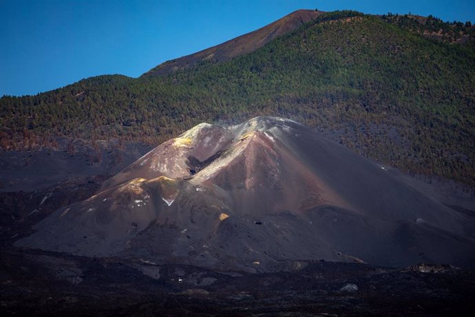 Archivo - Vistas del volcán Tajogaite, desde La Laguna