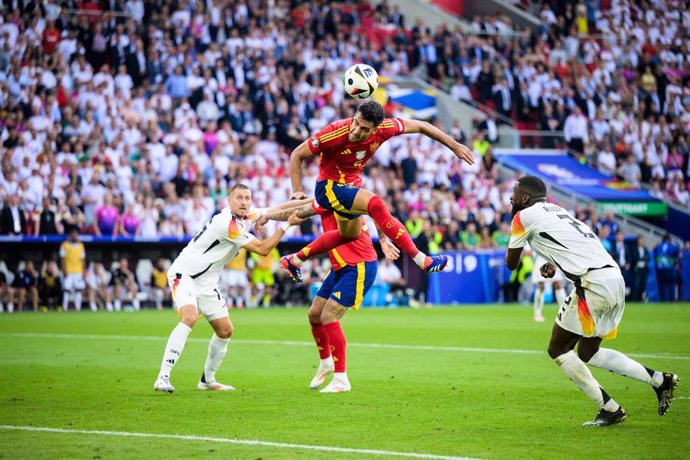 Archivo - July 5, 2024, Stuttgart, Germany: 240705 Mikel Merino of Spain scores the 2-1 goal during the UEFA Euro 2024 Football Championship quarterfinal between Spain and Germany on July 5, 2024 in Stuttgart. .Photo: Mathias Bergeld / BILDBYRÃN / kod MB