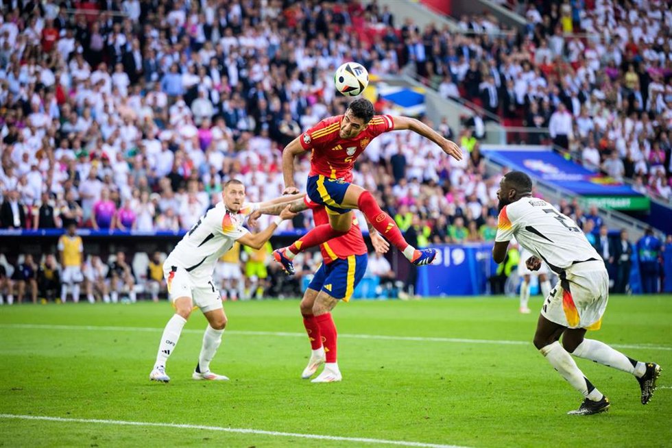 Archivo - July 5, 2024, Stuttgart, Germany: 240705 Mikel Merino of Spain scores the 2-1 goal during the UEFA Euro 2024 Football Championship quarterfinal between Spain and Germany on July 5, 2024 in Stuttgart. .Photo: Mathias Bergeld / BILDBYRN / kod 