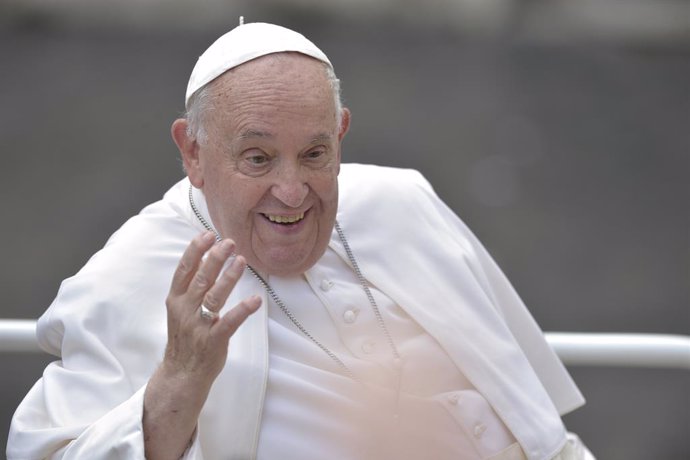 Archivo - El Papa Francisco durante la proclamación de nuevos santos de la Iglesia Católica en la Jornada Mundial de las Misiones 2024, en el Vaticano, a 20 de octubre de 2024, en Ciudad del Vaticano. Los beatos Manuel Ruiz López y siete miembros de la Or