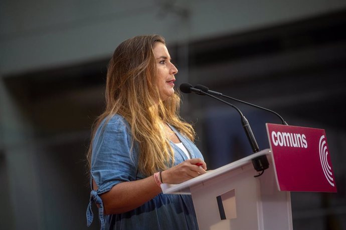 Archivo - La coordinadora de los Comuns y vicepresidenta de la Diputación de Barcelona, Candela López, interviene durante la primera jornada de la Assemblea Nacional de Catalunya en Comú, en el Campus Ciutadella de la Universitat Pompeu Fabra, a 16 de nov