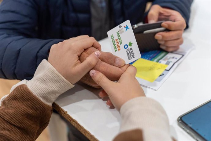 Las ONG de cooperación internacional despliegan en Valencia su mayor respuesta a una emergencia en España