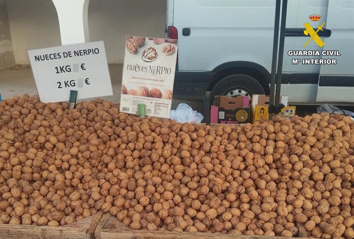 Nueces vendidas ilegalmente bajo la marca 'Nueces de Nerpio'.