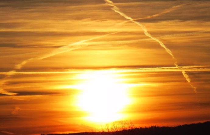 La geoingeniería solar o modificación de la radiación solar (MRS) es un tipo de ingeniería climática en la que la luz del sol (radiación solar) se reflejaría de vuelta al espacio para limitar o revertir el cambio climático.