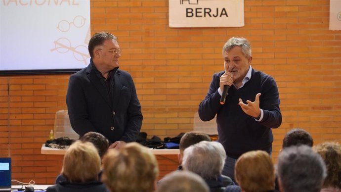 El alcalde de Berja y el vicepresidente de la Diputación en las jornadas intergeneracionales celebradas en el municipio.