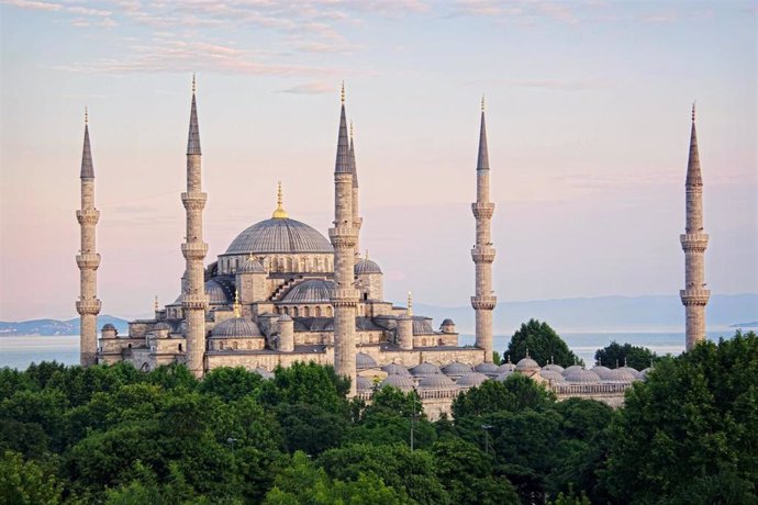 Archivo - Mezquita Azul de Estambul (Turquía).