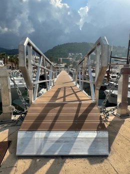 Nuevos pantalanes del puerto de Sant Antoni.