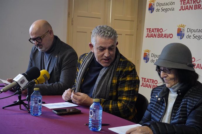 El concejal de Cultura, Juan Carlos Monroy; el diputado provincial de Cultura, José María Bravo, y la presidenta de la Sociedad Filarmónica de Segovia, Carmen Grúber