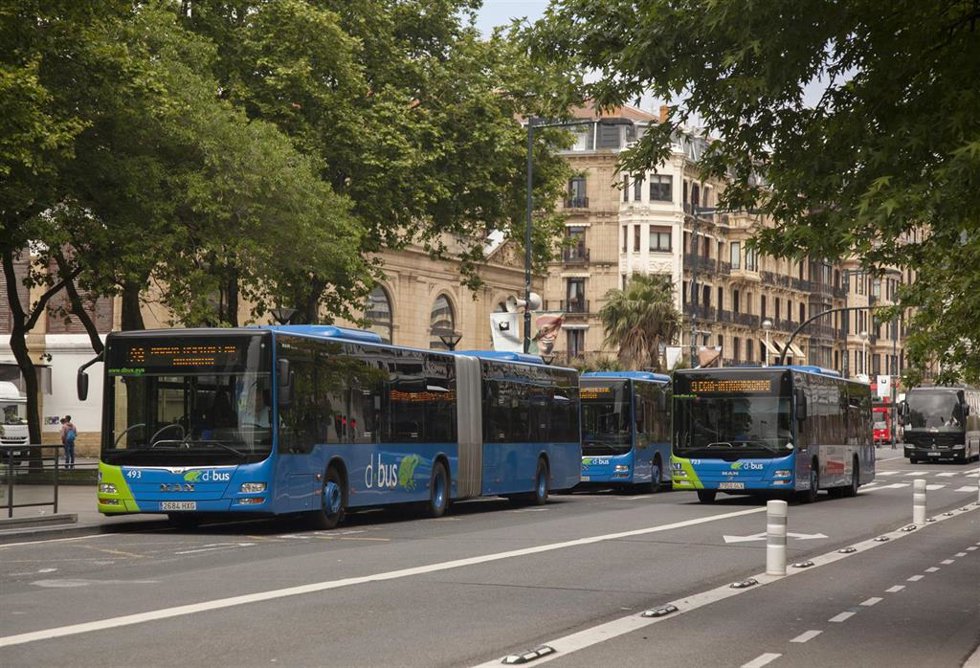 Archivo - Autobuses de Dbus