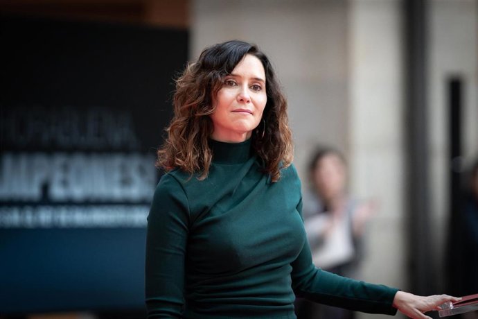 Archivo - La presidenta de la Comunidad de Madrid, Isabel Díaz Ayuso, recibe al equipo, directiva y cuerpo técnico del Real Madrid, en la Real Casa de Correos, a 19 de febrero de 2024, en Madrid (España).