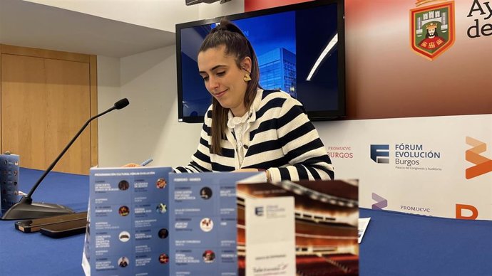 Andra Ballesteros durante la rueda de prensa.