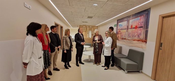 Mercedes Colombo en la visita al nuevo Hospital de Día Oncohematológico en Algeciras.