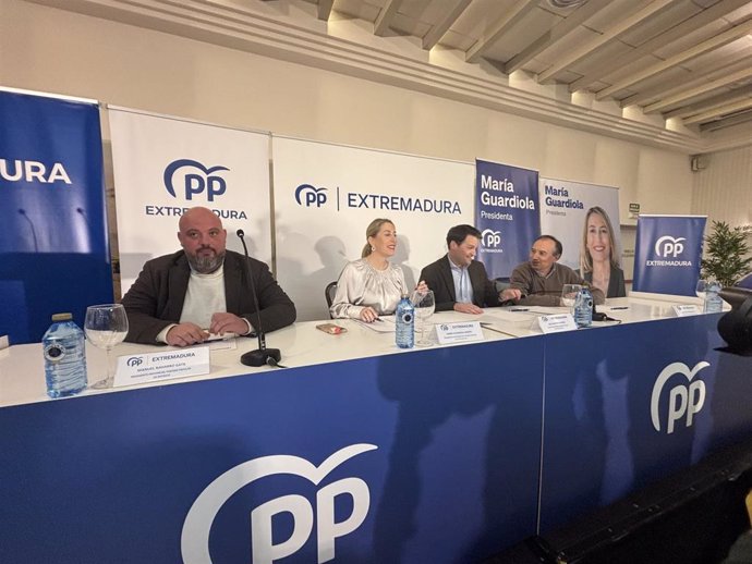 Reunión de la Junta Directiva Regional del PP de Extremadura