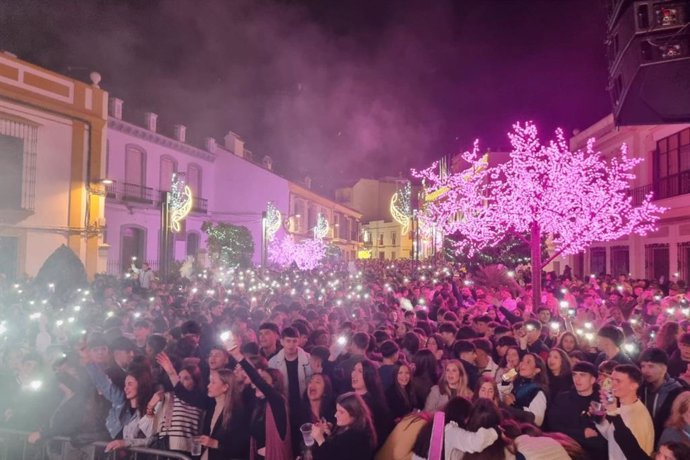 Archivo - Sevilla.-El Ayuntamiento de Alcalá valora el apoyo ciudadano a la programación de Navidad, "sin incidentes a destacar"