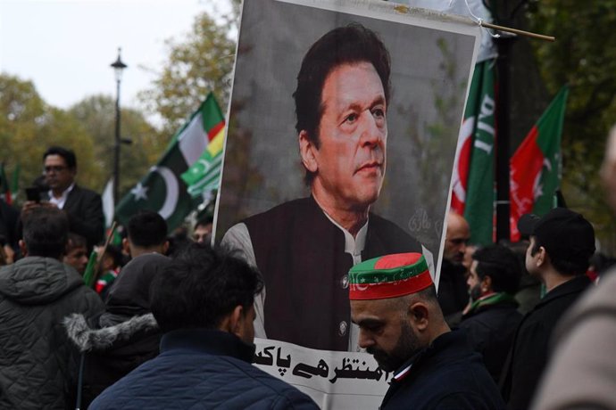 Archivo - Manifestación en Londres en apoyo del encarcelado ex primer ministro de Pakistán, Imran Jan. 