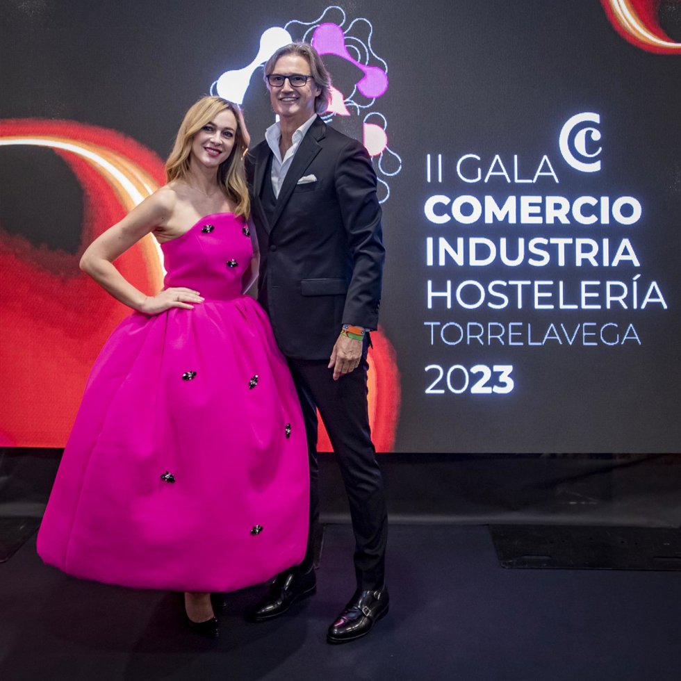 Archivo - Marta Hazas y Poty en la Gala de Comercio de Torrelavega de 2023