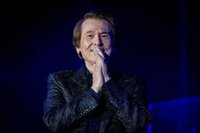 Raphael padece un linfoma cerebral primario del que está siendo tratado y recibirá el alta "en los próximos días"