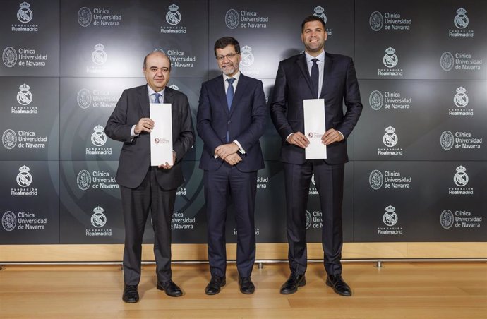 Firma del convenio entre la Fundación Real Madrid y la Clínica Universidad de Navarra.