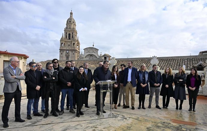 El alcalde de Murcia, José Ballesta, presenta el acto que tendrá lugar en La Glorieta