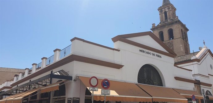 Archivo - Mercado de la calle Feria de Sevilla.