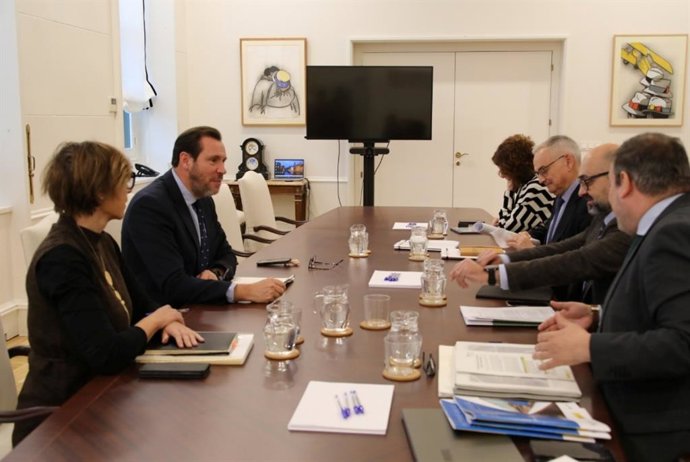 Reunión en el Ministerio sobre los corredores atlántico y mediterráneo