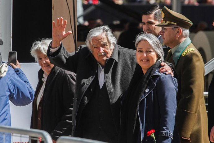 Archivo - September 11, 2023, Santiago, Chile: Jose Mujica (L) seen during the commemoration of the 50 years of the 1973 Coup d'état. Citizen act in commemoration of the 50 years of the 1973 Coup d'état, attended by various authorities and international g