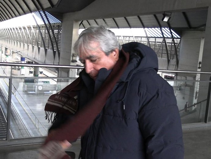 Juan Pantoja responde con risas a las preguntas sobre su relación con su hermana Isabel