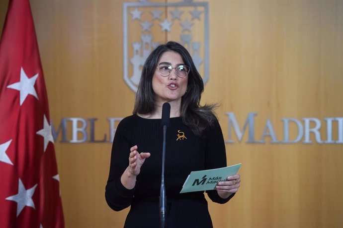 La portavoz de MásMadrid en la asamblea, Manuela María Bergerot Uncal, inteviene durante un pleno en la Asamblea de Madrid, a 5 de diciembre de 2024, en Madrid (España). 