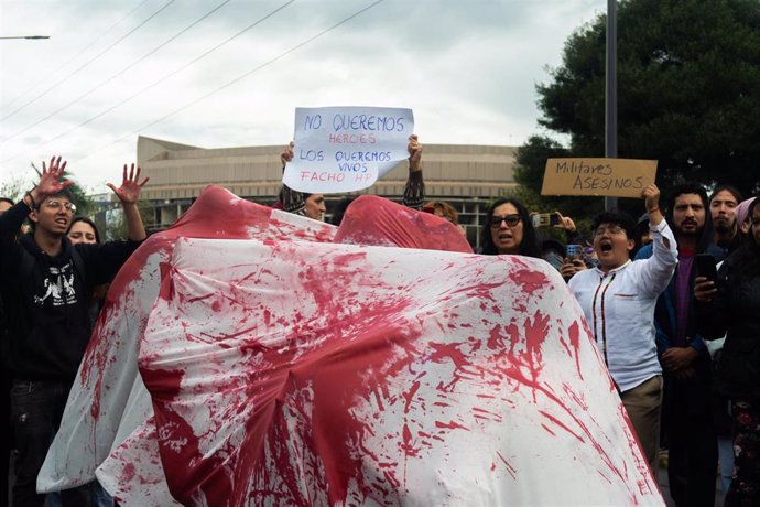 Manifestación en Quito por la desaparición de cuatro jóvenes tras ser detenidos por el Ejército.