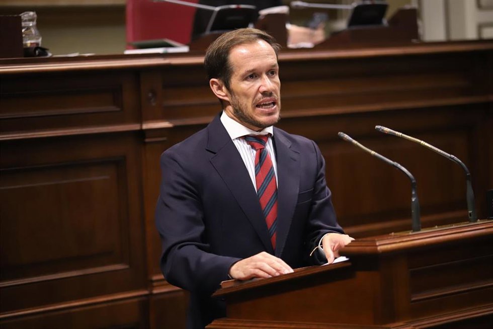 Archivo - El consejero de Transición Ecológica y Energía del Gobierno de Canarias, Mariano H. Zapata