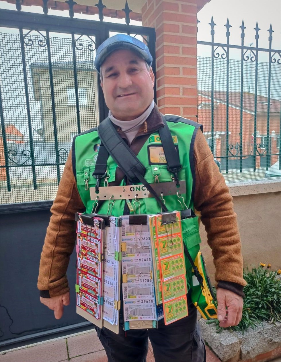 Vicente Macías Lucas es el vendedor de la ONCE que ha repartido 6.360.000 euros